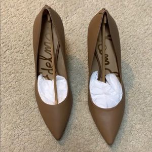 New never worn heels